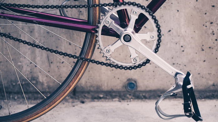 A bike pedal and chain